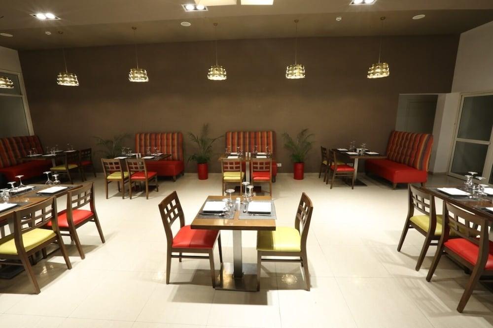 Relax Hotel Oujda Luaran gambar